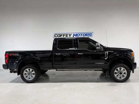 Used 2019 Ford F250 Platinum w/ Platinum Ultimate Package AWD/4WD image 7