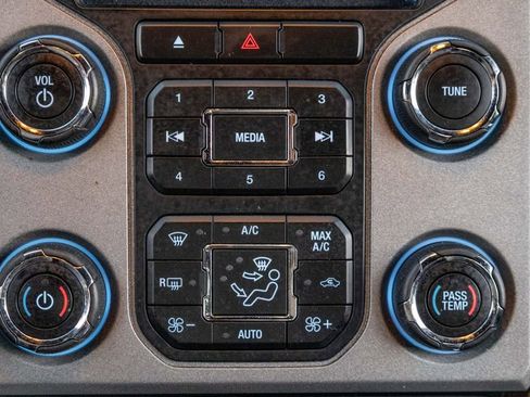 Used 2015 Ford F250 Platinum w/ FX4 Off-Road Package image 35