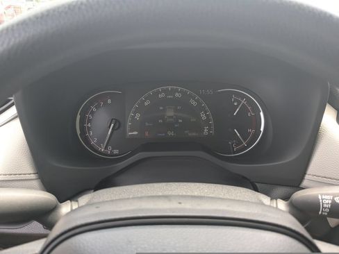 Used 2025 Toyota RAV4 XLE FWD image 13