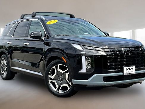 Used 2023 Hyundai Palisade Limited AWD/4WD image 3