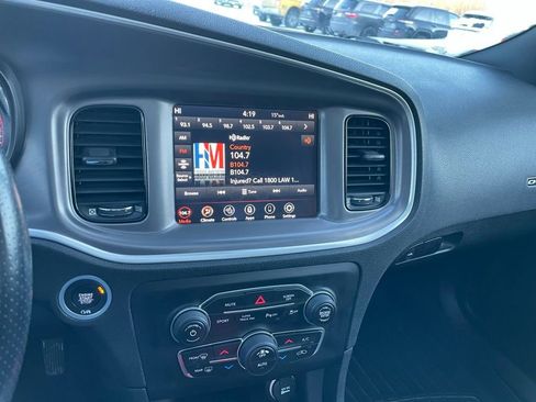 Used 2020 Dodge Charger SXT w/ Driver Convenience Group image 12