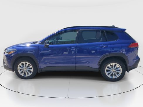 Certified 2025 Toyota Corolla Cross LE FWD image 6