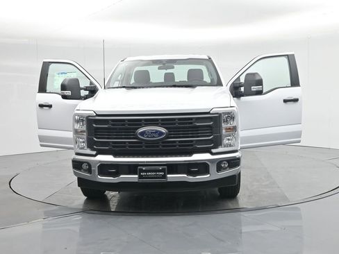 New 2026 Ford F250 XL w/ XL Chrome Package image 31