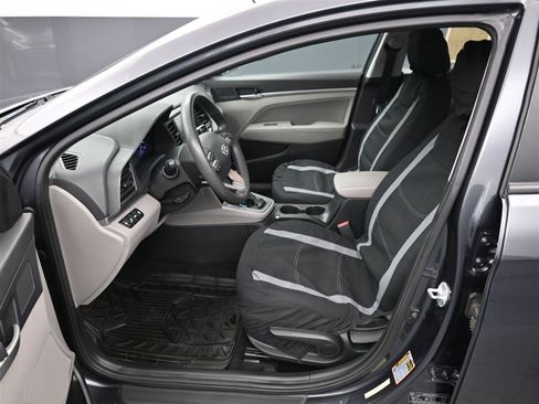 Used 2020 Hyundai Elantra SEL image 11
