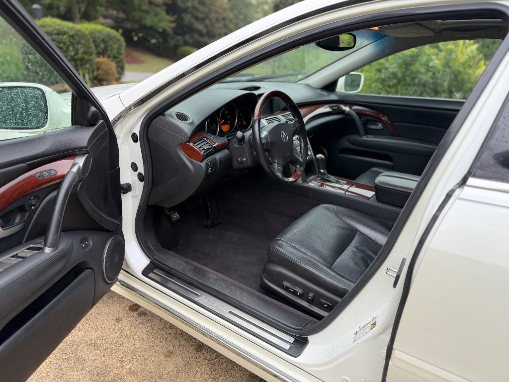 Used 2010 Acura RL w/ Technology Package AWD/4WD image 10
