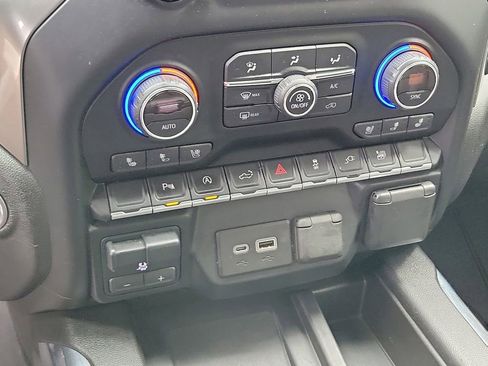 Certified 2021 Chevrolet Silverado 1500 LTZ w/ LTZ Convenience Package II AWD/4WD image 32