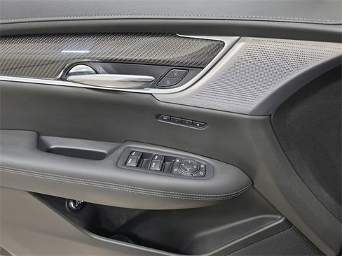 Certified 2024 Cadillac XT6 Sport image 25