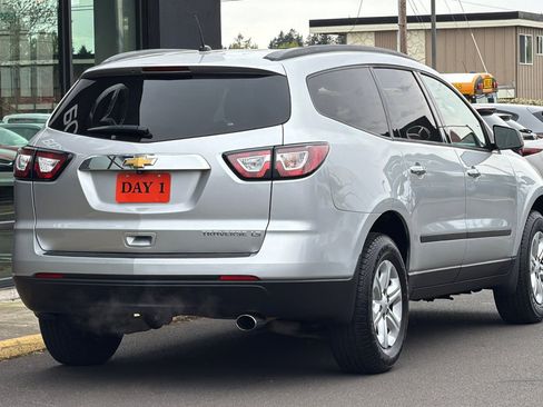 Used 2015 Chevrolet Traverse LS FWD image 5
