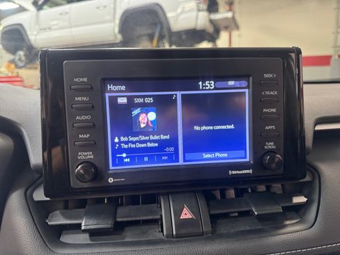 Certified 2021 Toyota RAV4 XLE w/ Convenience Package AWD/4WD image 28