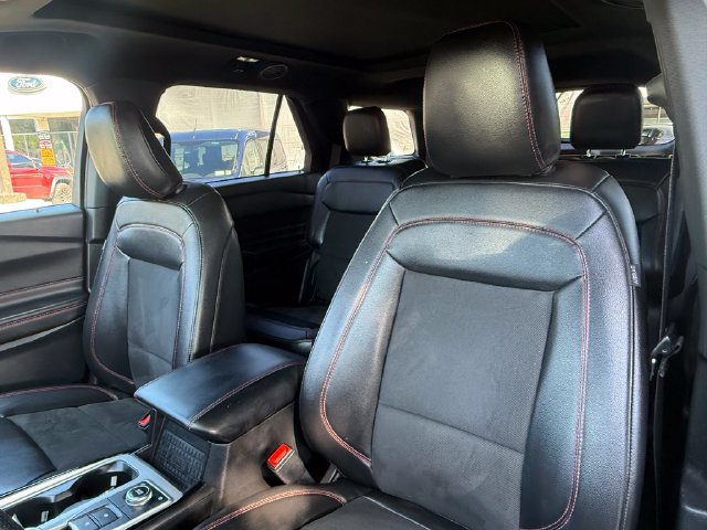 Used 2023 Ford Explorer ST-Line w/ Class IV Trailer Tow Package AWD/4WD image 22