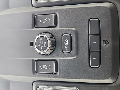 Used 2022 Chevrolet Suburban Z71 w/ Luxury Package AWD/4WD image 41