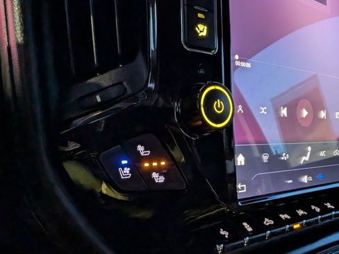 Used 2016 GMC Sierra 1500 Denali w/ Enhanced Driver Alert Package image 20