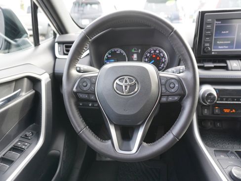 Used 2022 Toyota RAV4 SE image 17
