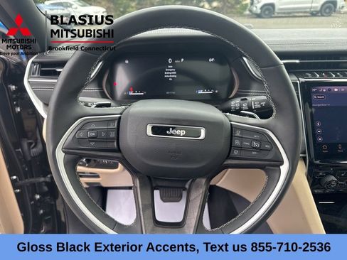 Used 2023 Jeep Grand Cherokee L Limited w/ Black Appearance Package AWD/4WD image 25