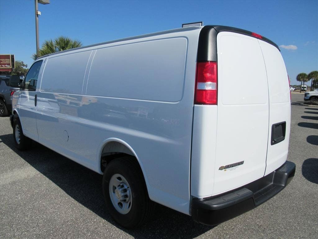 New 2026 Chevrolet Express 2500 Extended RWD image 6