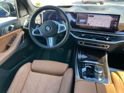 Used 2026 BMW X7 xDrive40i w/ M Sport Package AWD/4WD image 8
