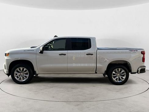 Used 2019 Chevrolet Silverado 1500 Custom w/ Custom Value Package image 2