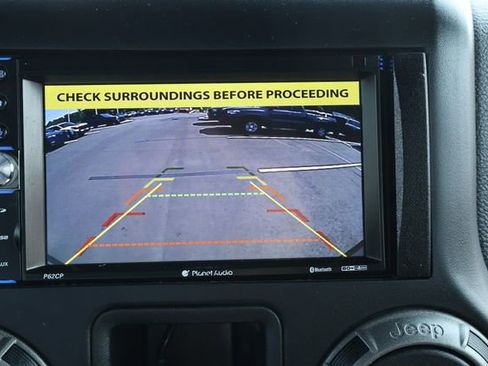 Used 2016 Jeep Wrangler Unlimited Sport w/ Connectivity Group AWD/4WD image 12