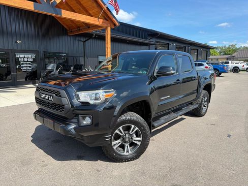 Used 2018 Toyota Tacoma TRD Sport AWD/4WD image 1