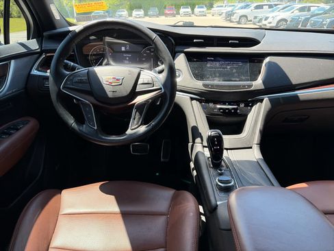 Certified 2023 Cadillac XT5 Sportv AWD/4WD image 10