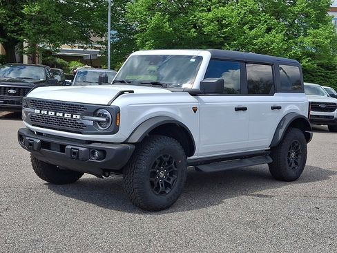 New 2026 Ford Bronco Badlands image 3