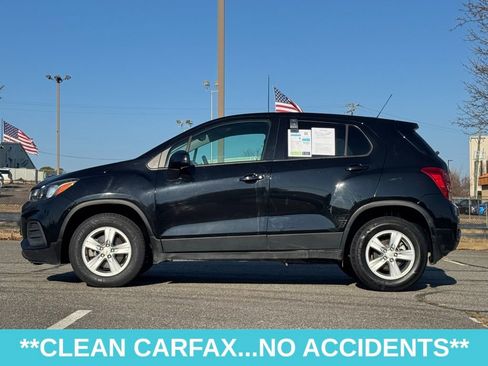 Used 2022 Chevrolet Trax LS w/ Tint and Cruise Package image 6