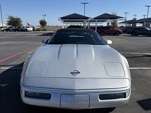 Used 1996 Chevrolet Corvette Convertible image 2