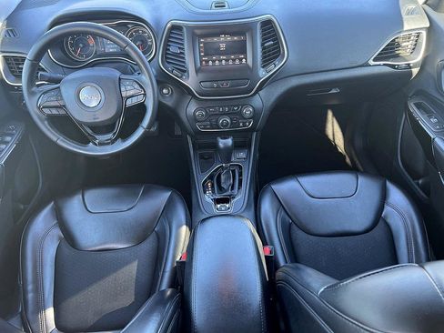 Used 2019 Jeep Cherokee Latitude Plus image 18