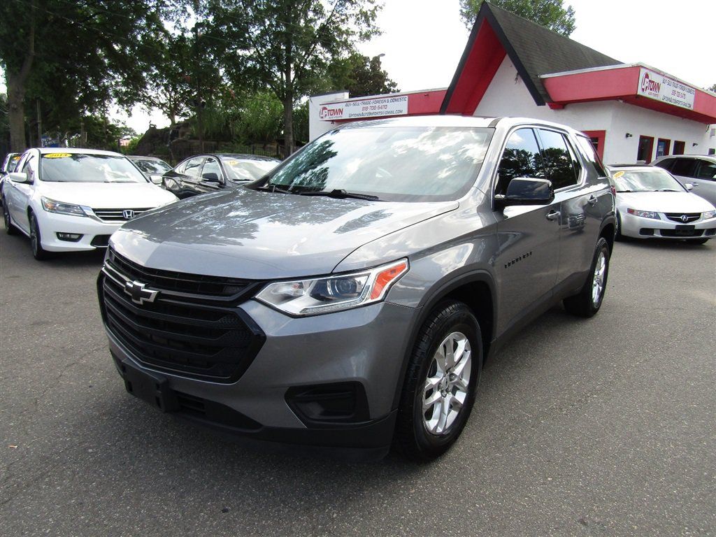 Used 2020 Chevrolet Traverse LS w/ LPO, Blackout Package FWD image 1