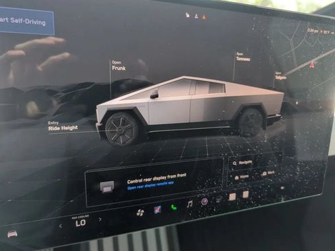 Used 2024 Tesla Cybertruck AWD Crew Cab image 27