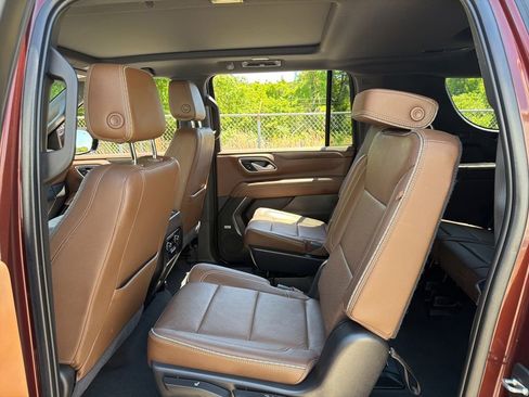 Used 2022 Chevrolet Suburban High Country AWD/4WD image 29