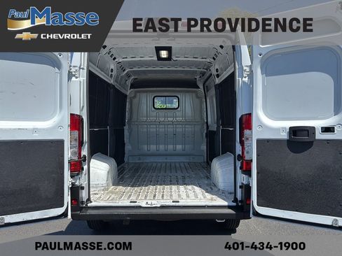 Used 2025 RAM ProMaster 2500 w/ Convenience Group FWD image 16