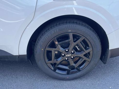Used 2025 Kia Carnival SX Prestige FWD image 29