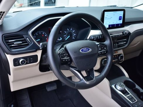 Used 2022 Ford Escape SEL AWD/4WD image 40