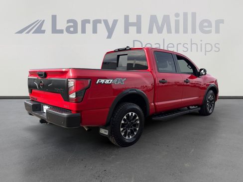 Used 2022 Nissan Titan PRO-4X w/ Pro-4x Convenience Package image 5