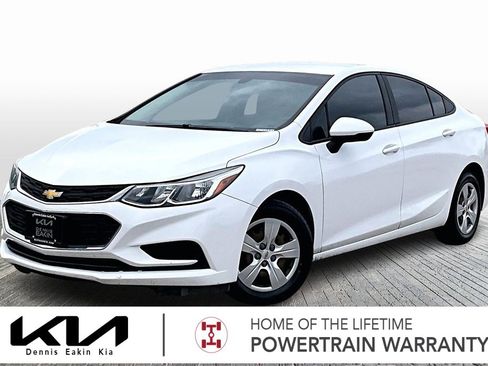 Used 2018 Chevrolet Cruze LS image 1