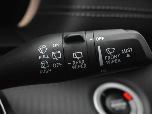 New 2026 Jeep Grand Cherokee Altitude image 25