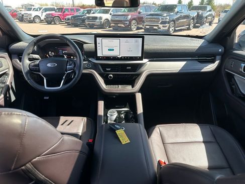 Used 2025 Ford Explorer Platinum w/ LUX Leather Package image 26