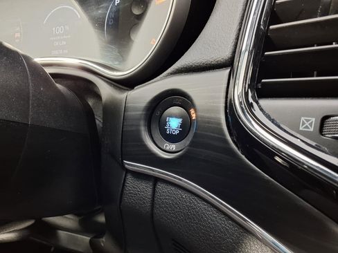 Used 2021 Jeep Grand Cherokee Limited image 13