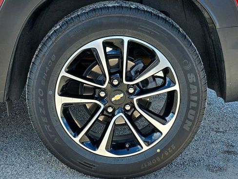 Used 2025 Chevrolet TrailBlazer LT FWD image 12