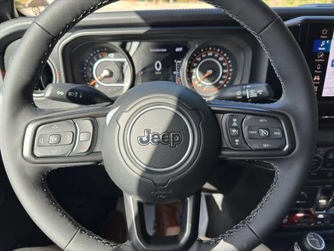 New 2025 Jeep Gladiator Rubicon w/ Convenience Group image 34