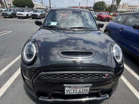 Used 2023 MINI Cooper S w/ Driver Assistance Package FWD image 2
