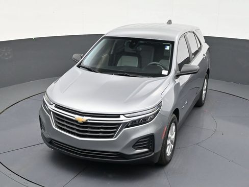 Used 2024 Chevrolet Equinox LS w/ LS Convenience Package FWD image 18