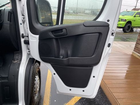 New 2025 RAM ProMaster 2500 w/ Premium Convenience Group image 7