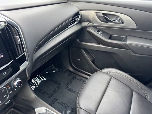 Certified 2023 Chevrolet Traverse LT w/ LT Premium Package AWD/4WD image 28