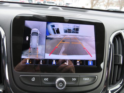 Used 2022 Chevrolet Equinox RS w/ RS Leather Package image 7