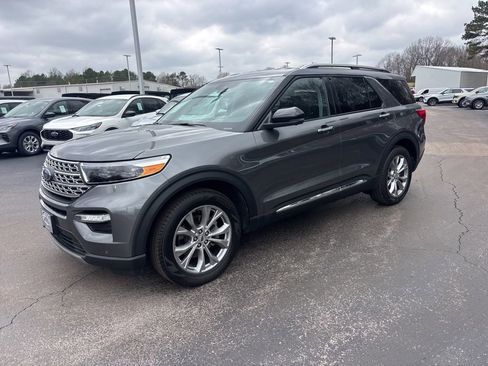 Used 2023 Ford Explorer Limited w/ Equipment Group 301A image 3