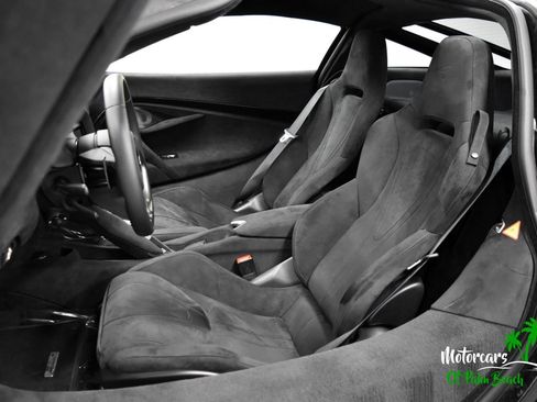 Used 2025 McLaren 750S image 22