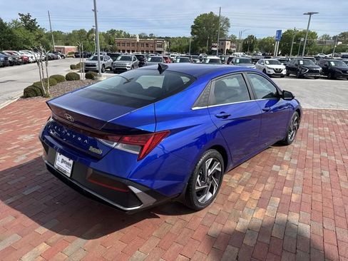 Used 2024 Hyundai Elantra SEL w/ Convenience Package FWD image 36