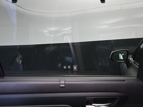 Used 2023 Toyota Highlander XLE image 15